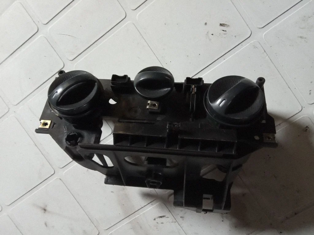 Salongiventilaatori reguleerimise lüliti – Iveco Daily 4th gen (2006-2011)