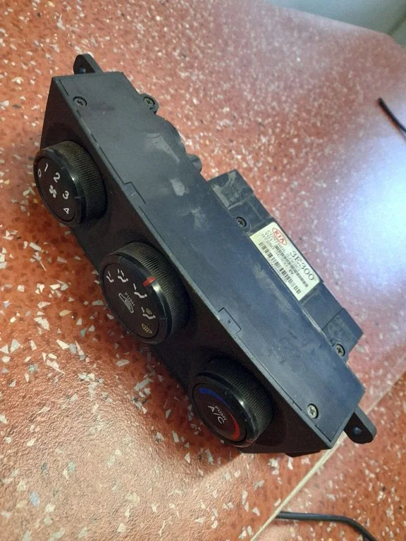 Salongiventilaatori reguleerimise lüliti – KIA Sorento (2002-2009)