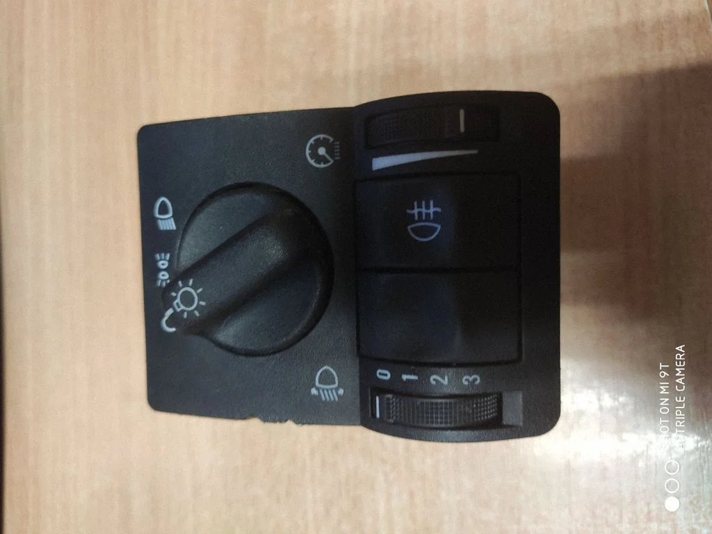 Light switch 09180774