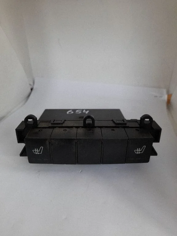 Seat heating switch – Mercedes-Benz A-Class W169 (2004-2012)