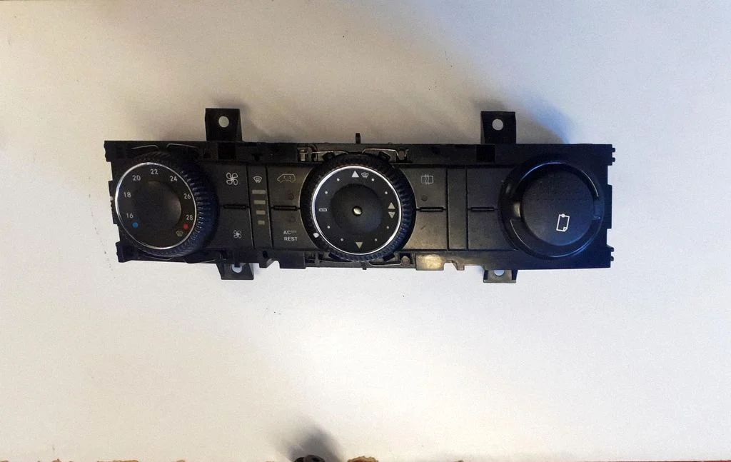 Interior fan control switch – Volkswagen Crafter (2006-2016)