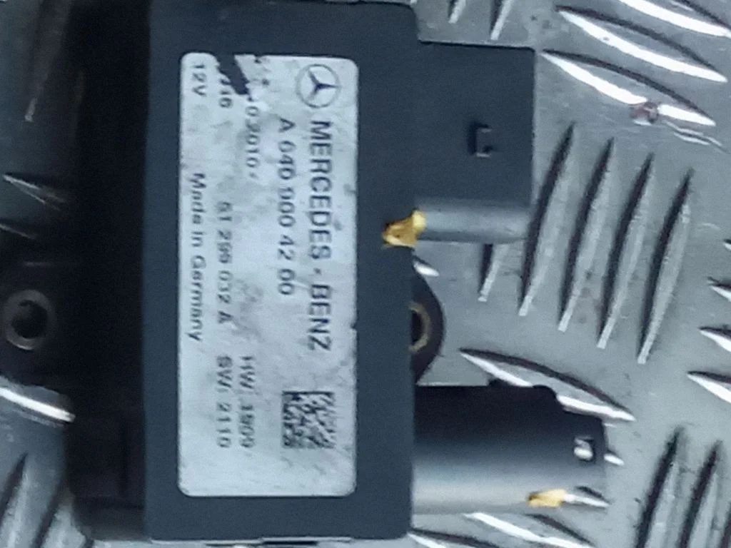 Eelsüüteküünalde relee 6409004200