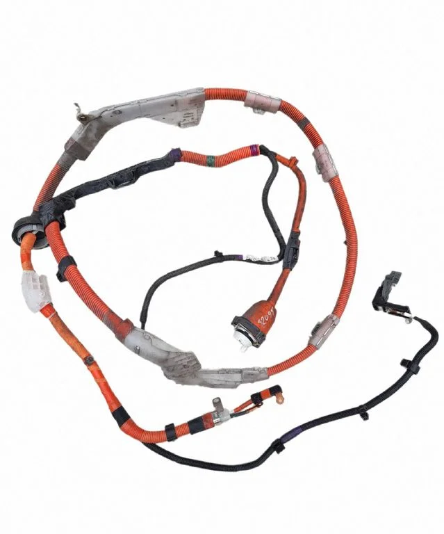 Positive cable (battery) – Toyota Prius (XW30) (2009-2015)