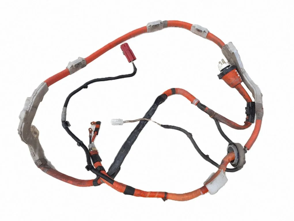 Positive cable (battery) – Toyota Prius (XW30) (2009-2015)