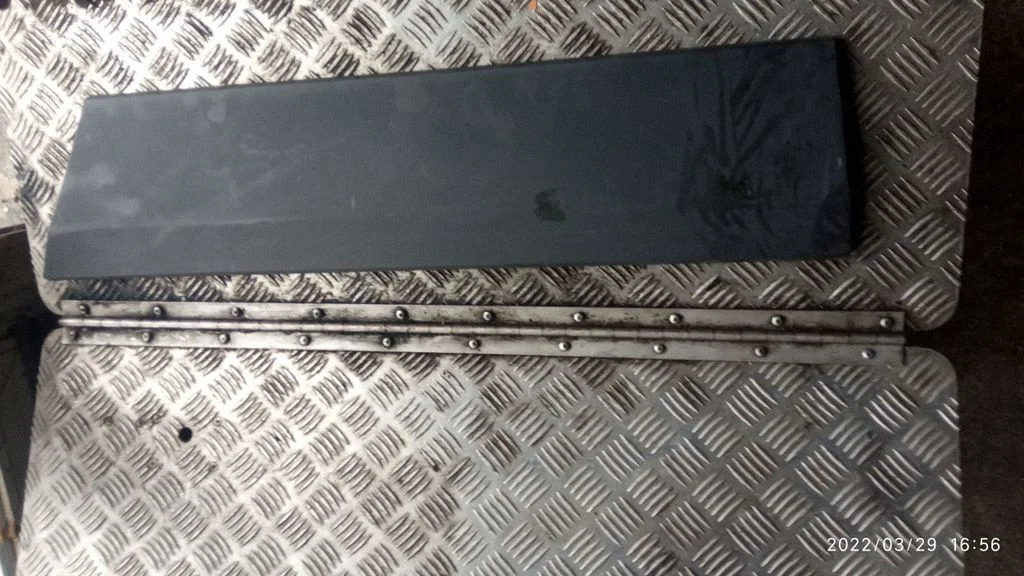 Priekšējo durvju apdare (molings) A9066900262