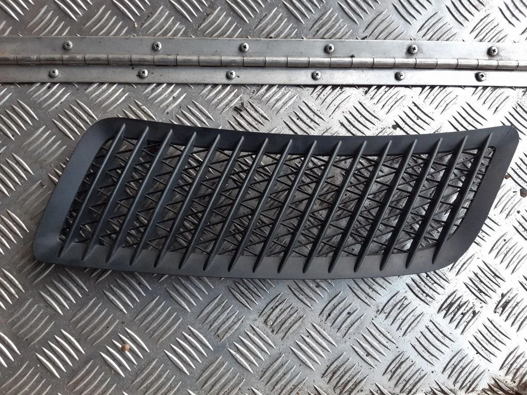 Front grill A9068360618