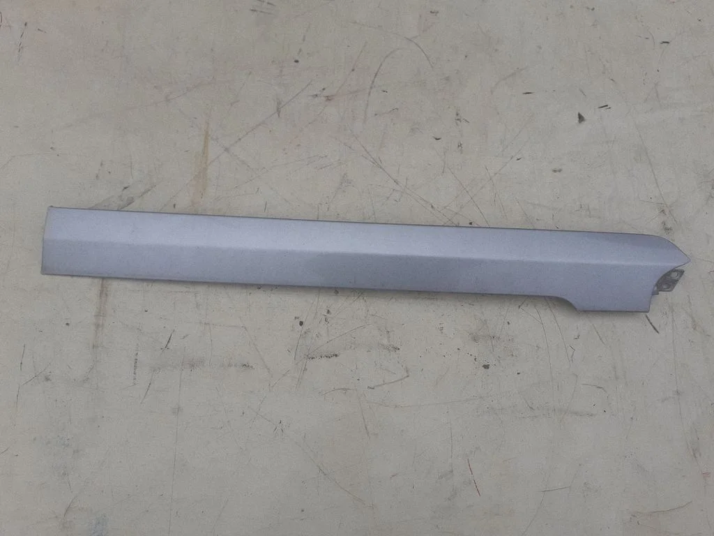 Listwa drzwi przesuwnych 839054D100