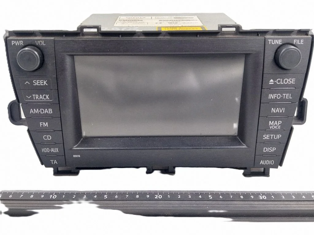 Radio/CD/DVD/GPS head unit – Toyota Prius (XW30) (2009-2015)