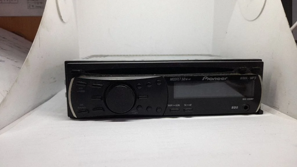 Radio/CD/DVD/GPS head unit DEH1200MP