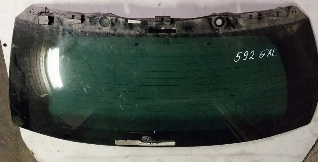 Rear windscreen/windshield window – Citroen C4 I (2004-2010)