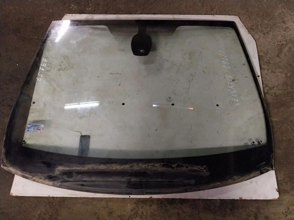 Front windscreen/windshield window 43R000387