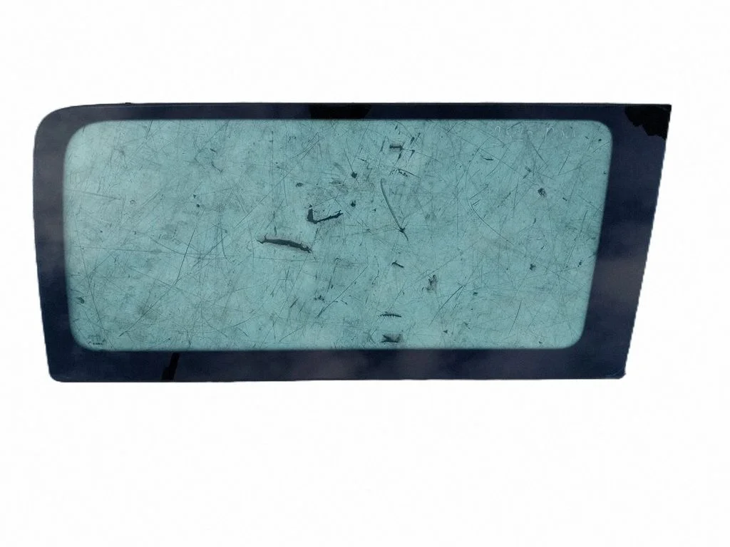 Rear side window E000262