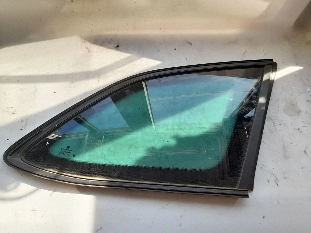 Rear side window 5E7845298