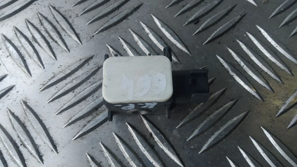 Drošības spilvenu trieciena sensors – KIA Carens I (1999-2006)
