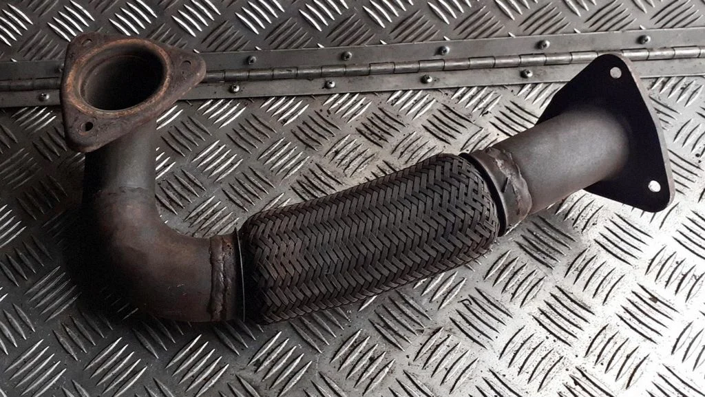 Exhaust flexible connection