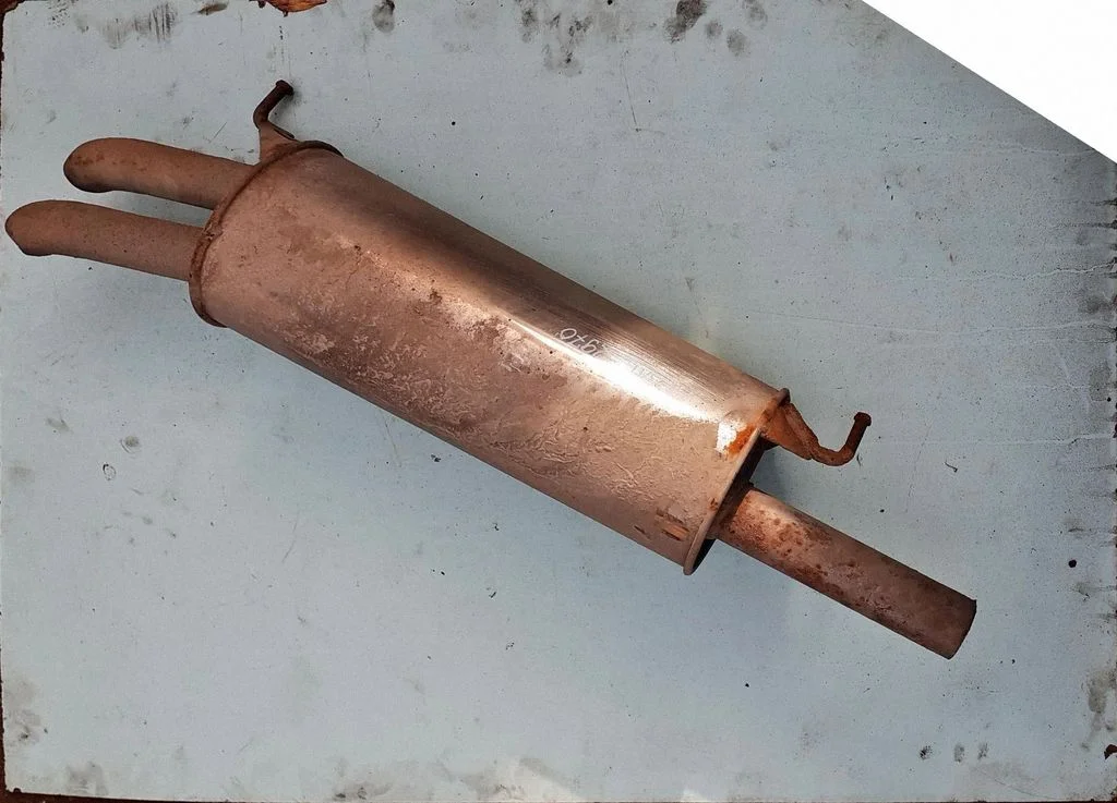 Tagumine summuti – Volkswagen Passat B5.5 (2001-2005)