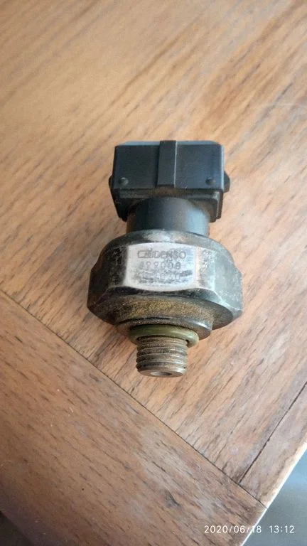 Air conditioning (A/C) pressure sensor – Mercedes-Benz Vito Viano W638 (1996-2003)