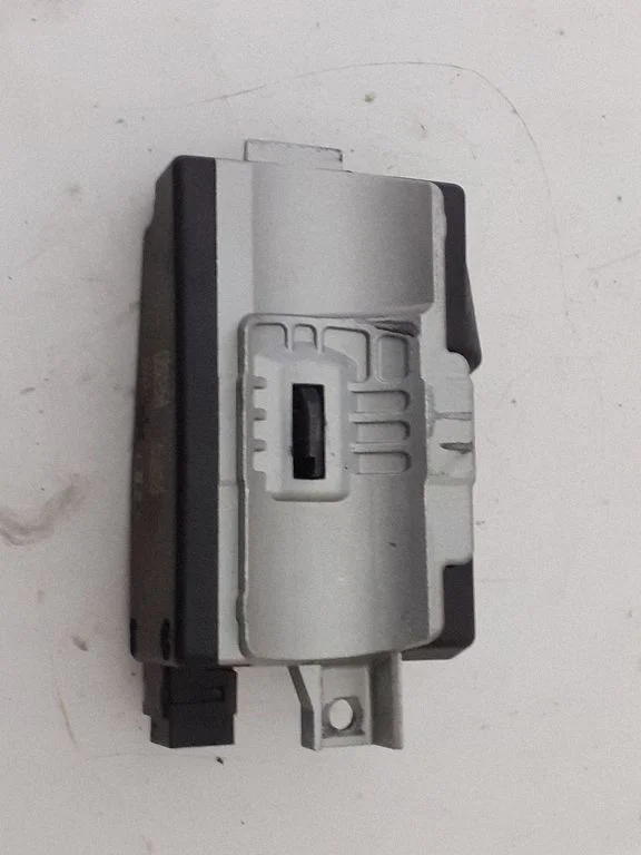 Steering wheel lock 8K0905852D