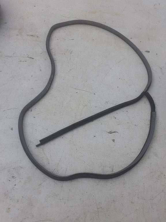 Rubber seal sliding door (on door)