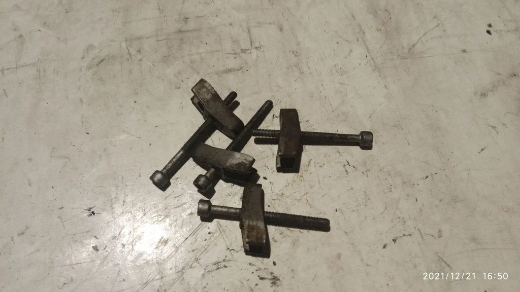 Fuel Injector clamp holder