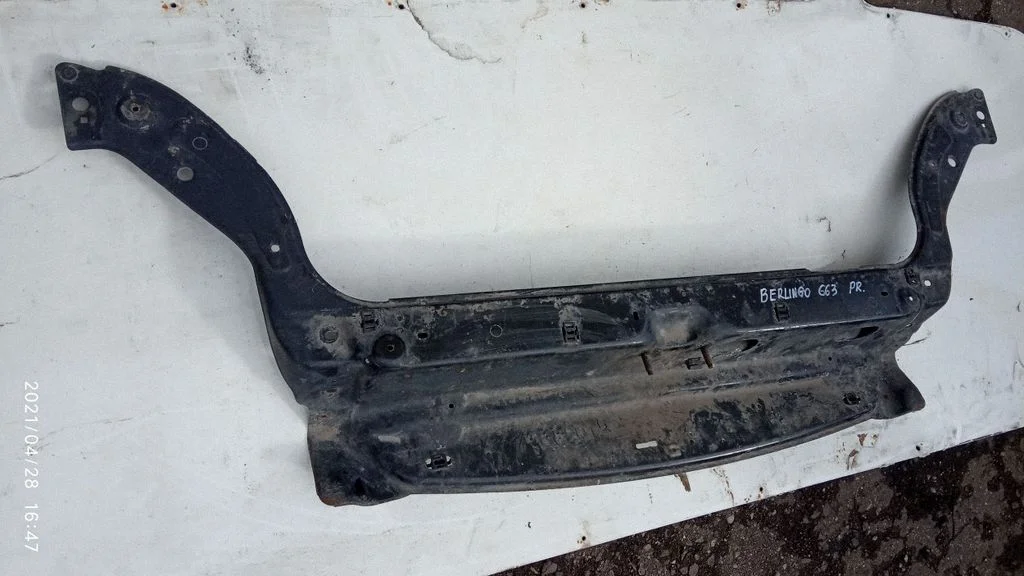 Radiatoru paneļa augšējā daļa – Citroen Berlingo (2008-2018)