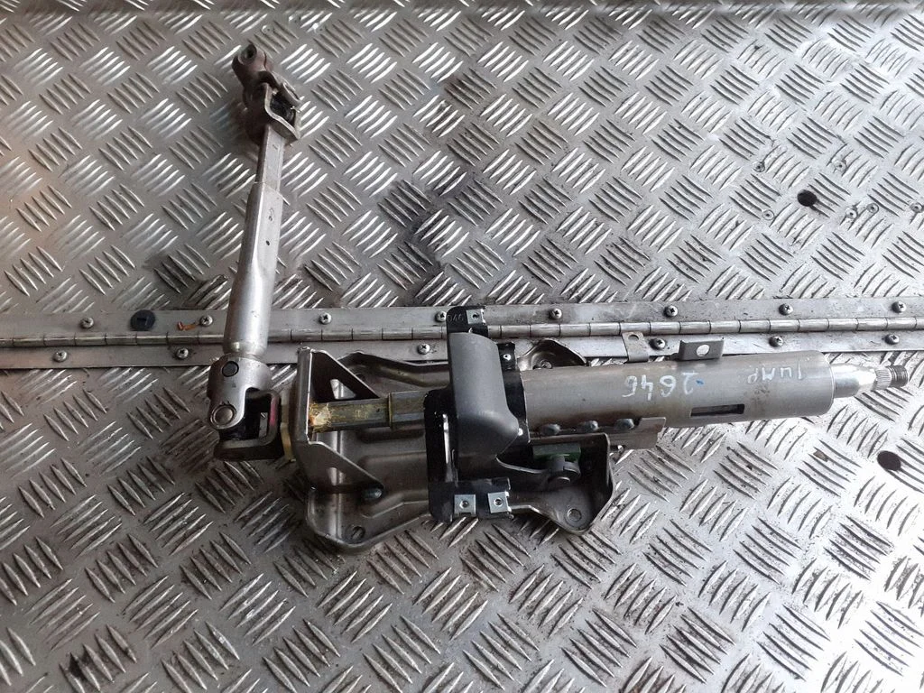 Steering wheel axle set