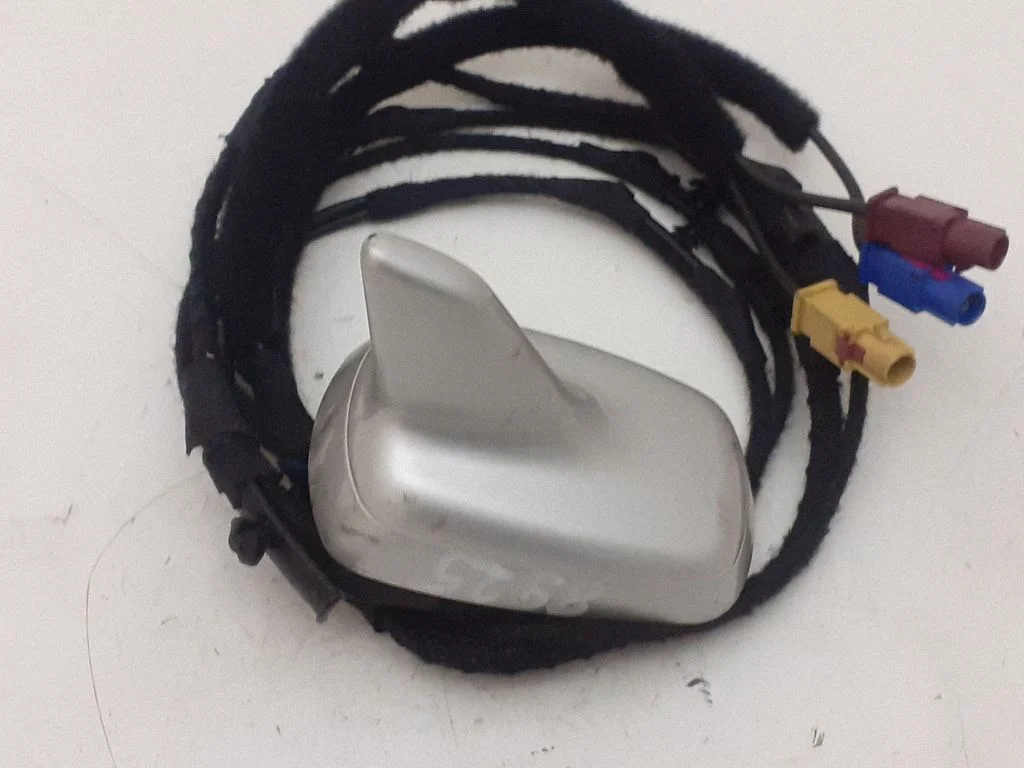 Antena (GPS antena) 8T0035503J