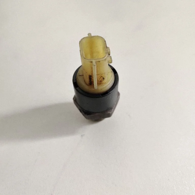Eļļas spiediena sensors 8200670467