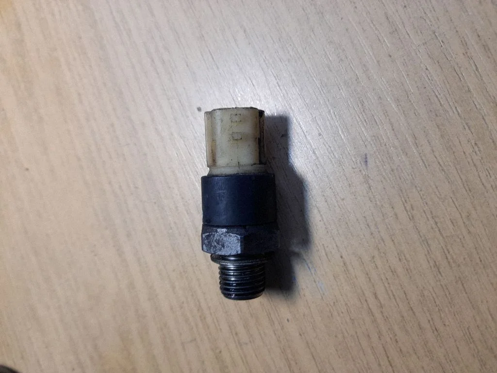 Eļļas spiediena sensors – Renault Master III (2010-2024)