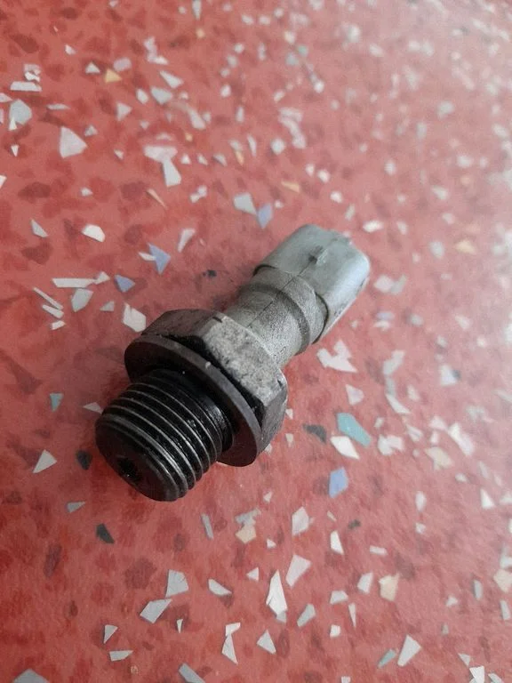 Eļļas spiediena sensors – Citroen Berlingo (2008-2018)