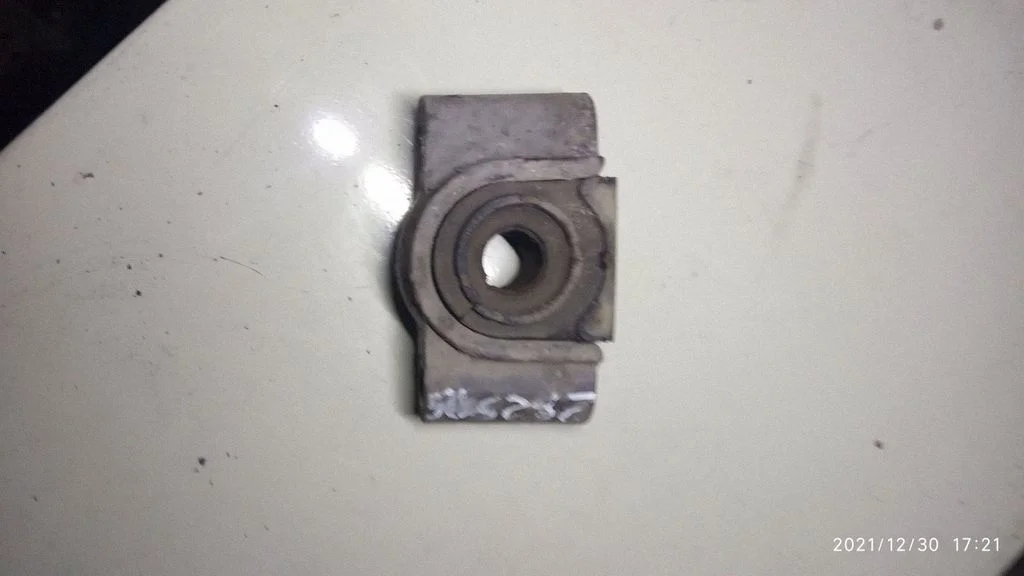 Stabilisaatori puksi klamber (tagumine) A9063261940