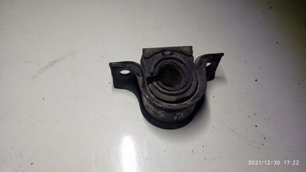 Sway bar bush bracket, front A9063230040