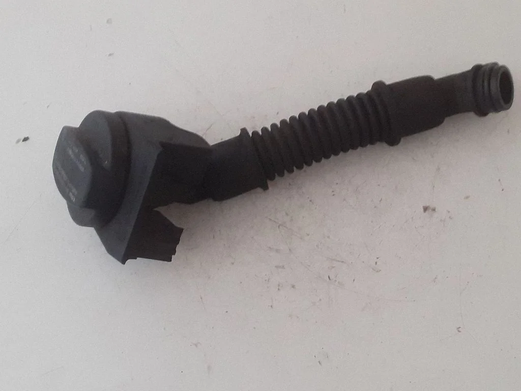Oil fill pipe A6400100369