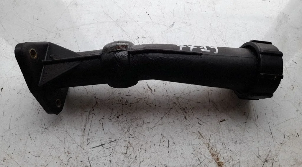 Oil fill pipe 070115319