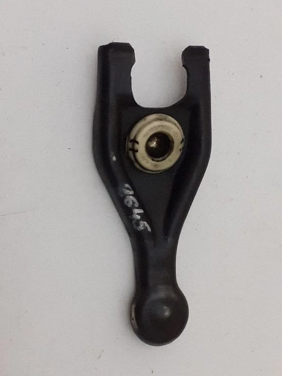 Clutch release arm fork 9629372980
