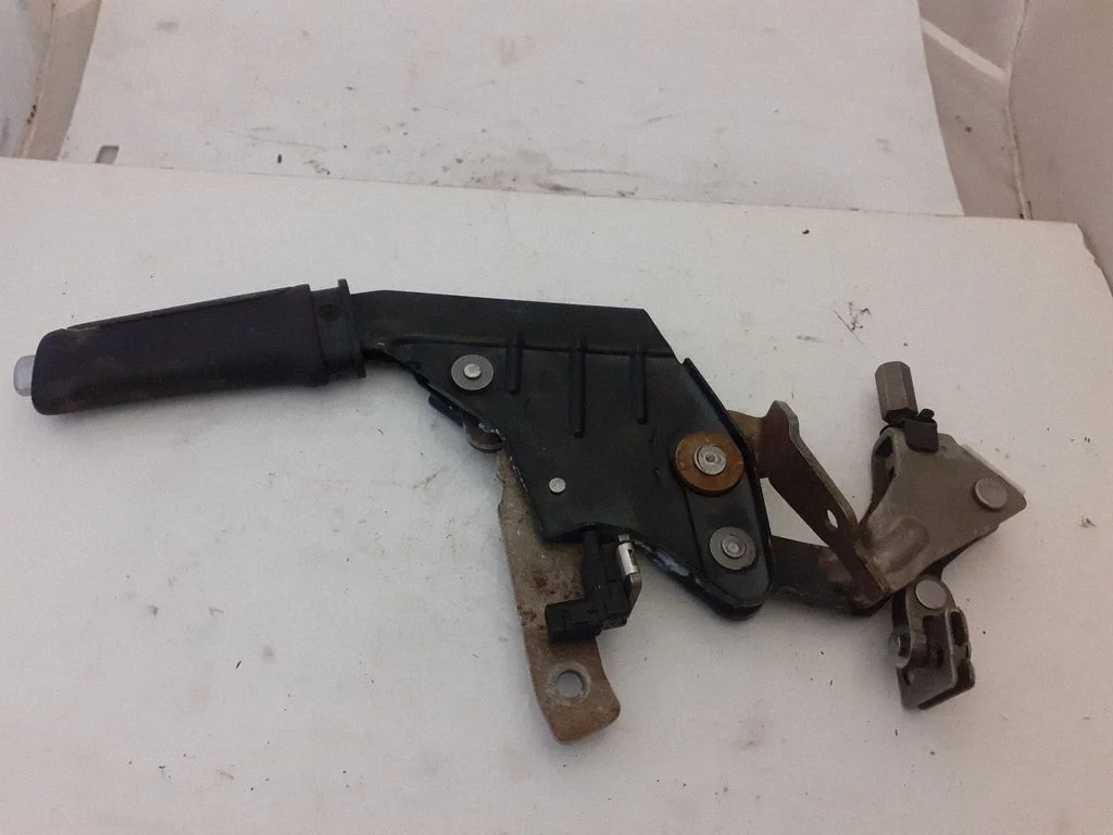 Käsipiduri vabastuskäepide B380B380