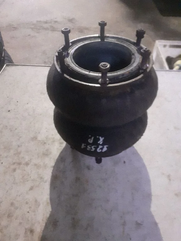 Priekšējais pneimatiskais (gaisa) spilvens AYT26C