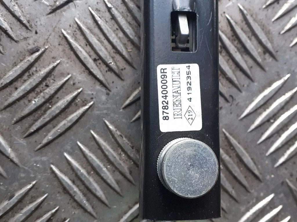 Drošības jostas augstuma regulētājs 878240009