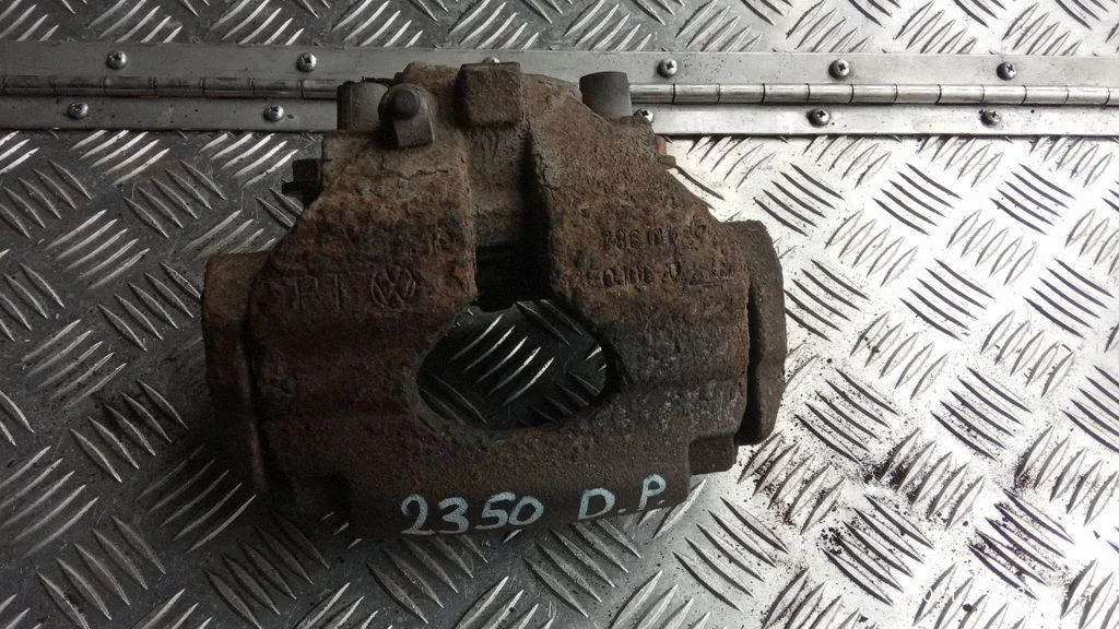 Front brake caliper 7E0106A
