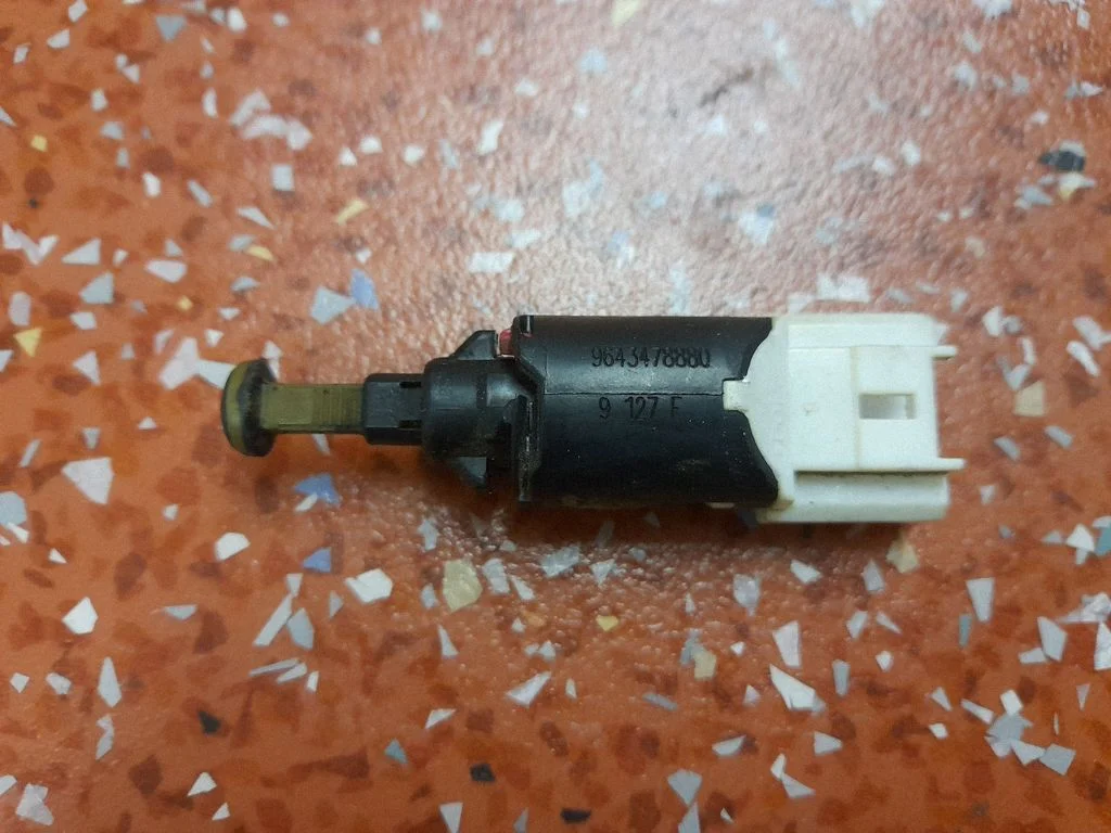 Brake pedal sensor switch – Citroen Berlingo (2008-2018)