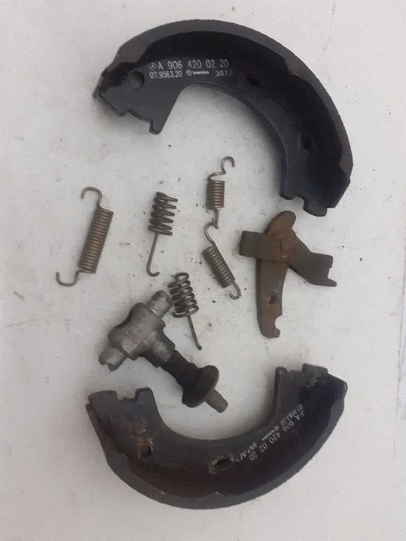 Handbrake/parking brake lever assembly A9064200220