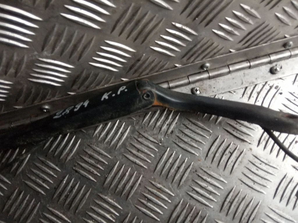 Windshield/front glass wiper blade A0018205844