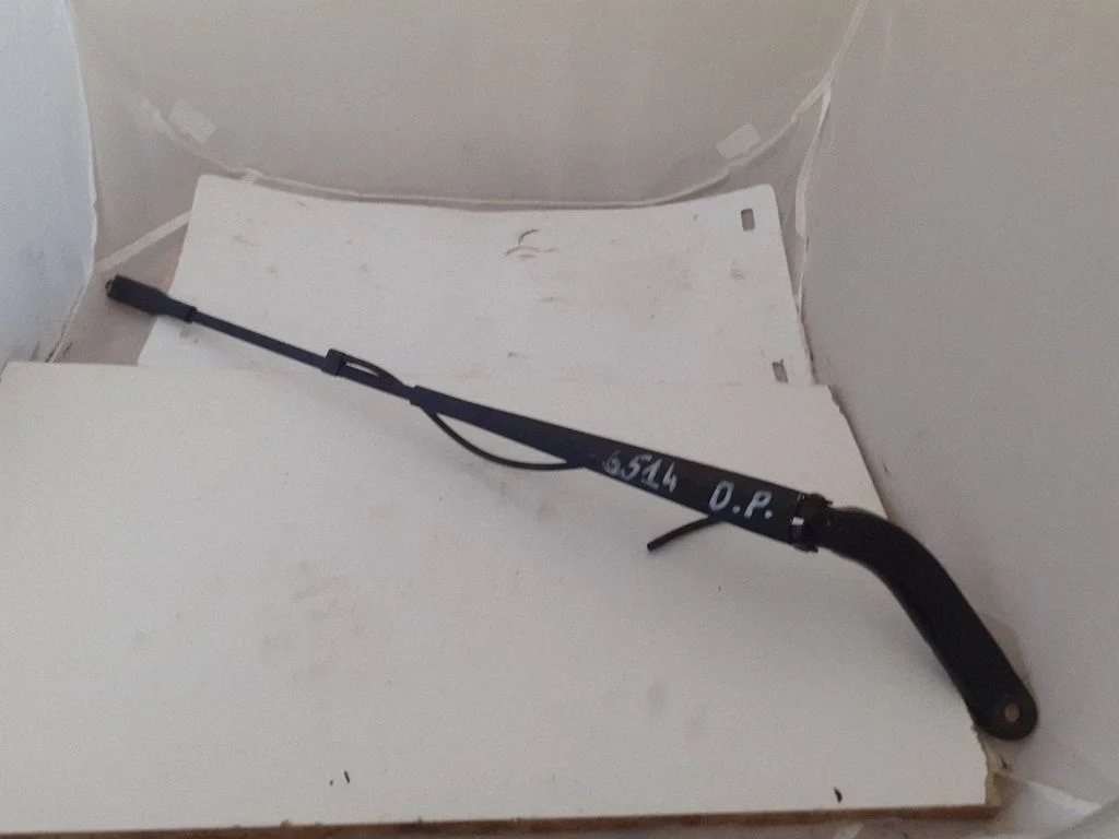 Windshield/front glass wiper blade – Mercedes-Benz Sprinter W906 (2006-2018)