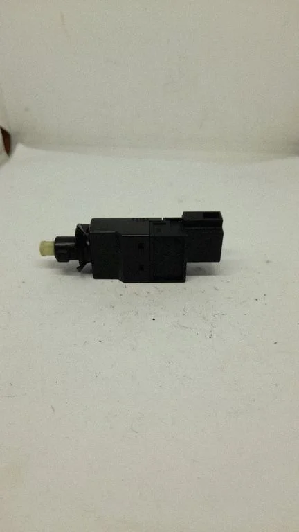 Brake pedal sensor switch 0015459609