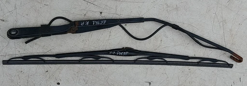 Windshield/front glass wiper blade 180005697B