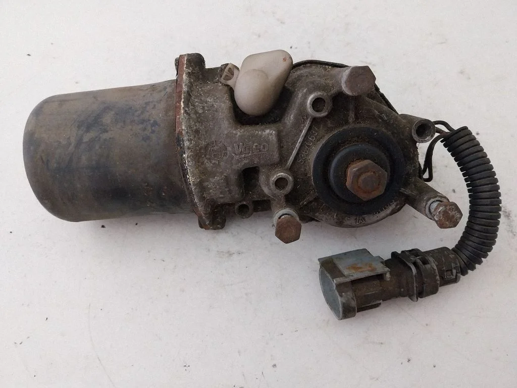 Wiper motor 53670637