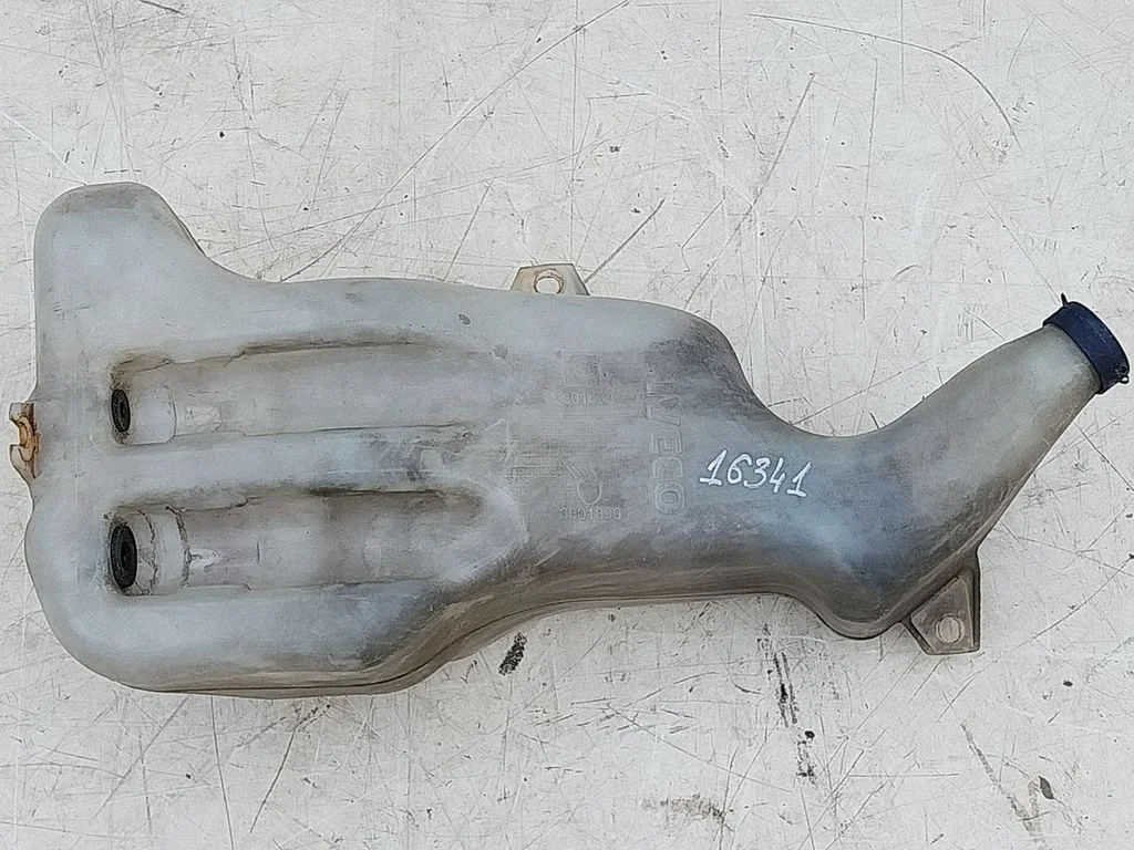 Windshield washer fluid reservoir/tank 3801899