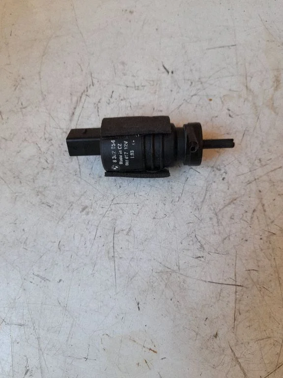 Windscreen/windshield washer pump 8302154