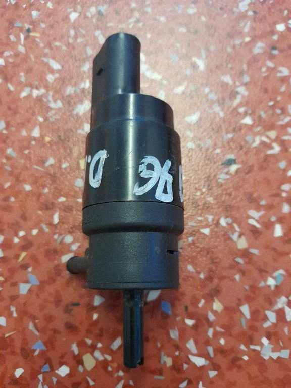 Windscreen/windshield washer pump 8TW00684804