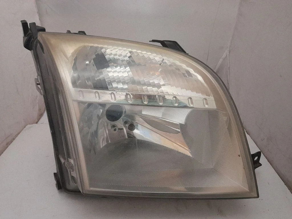 Headlight/headlamp – Ford Fusion (2002-2005)